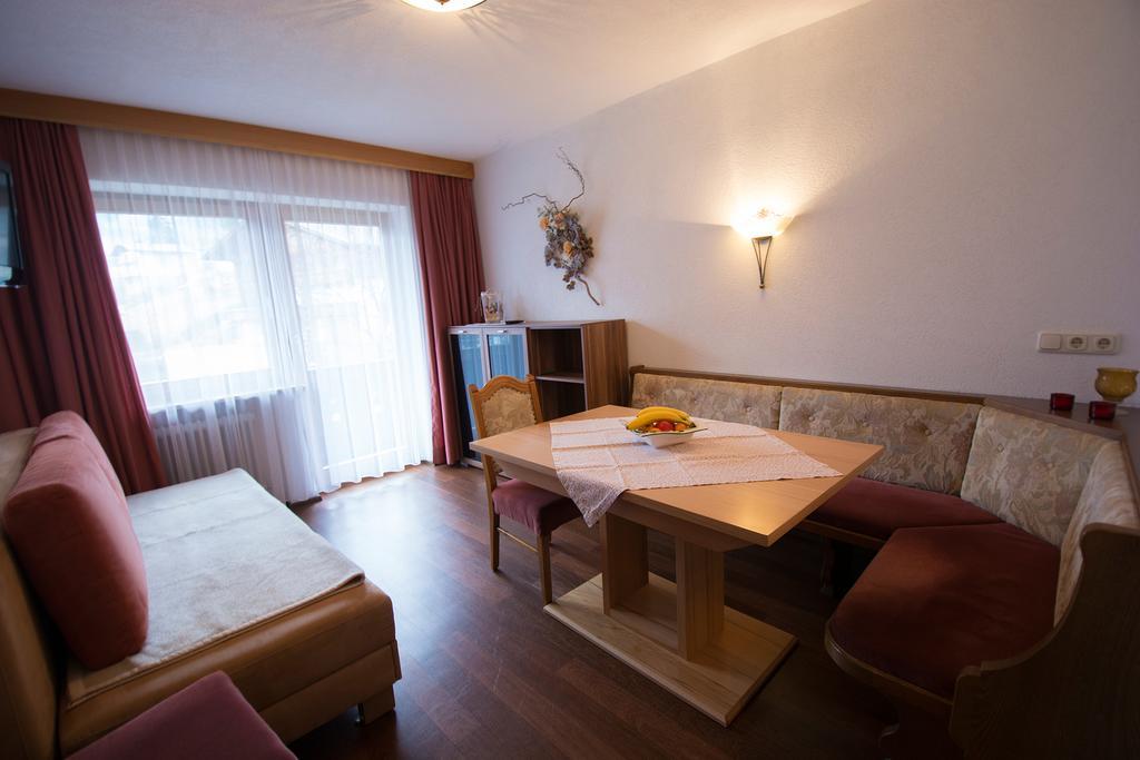 Pension Bartlhof レルモース エクステリア 写真